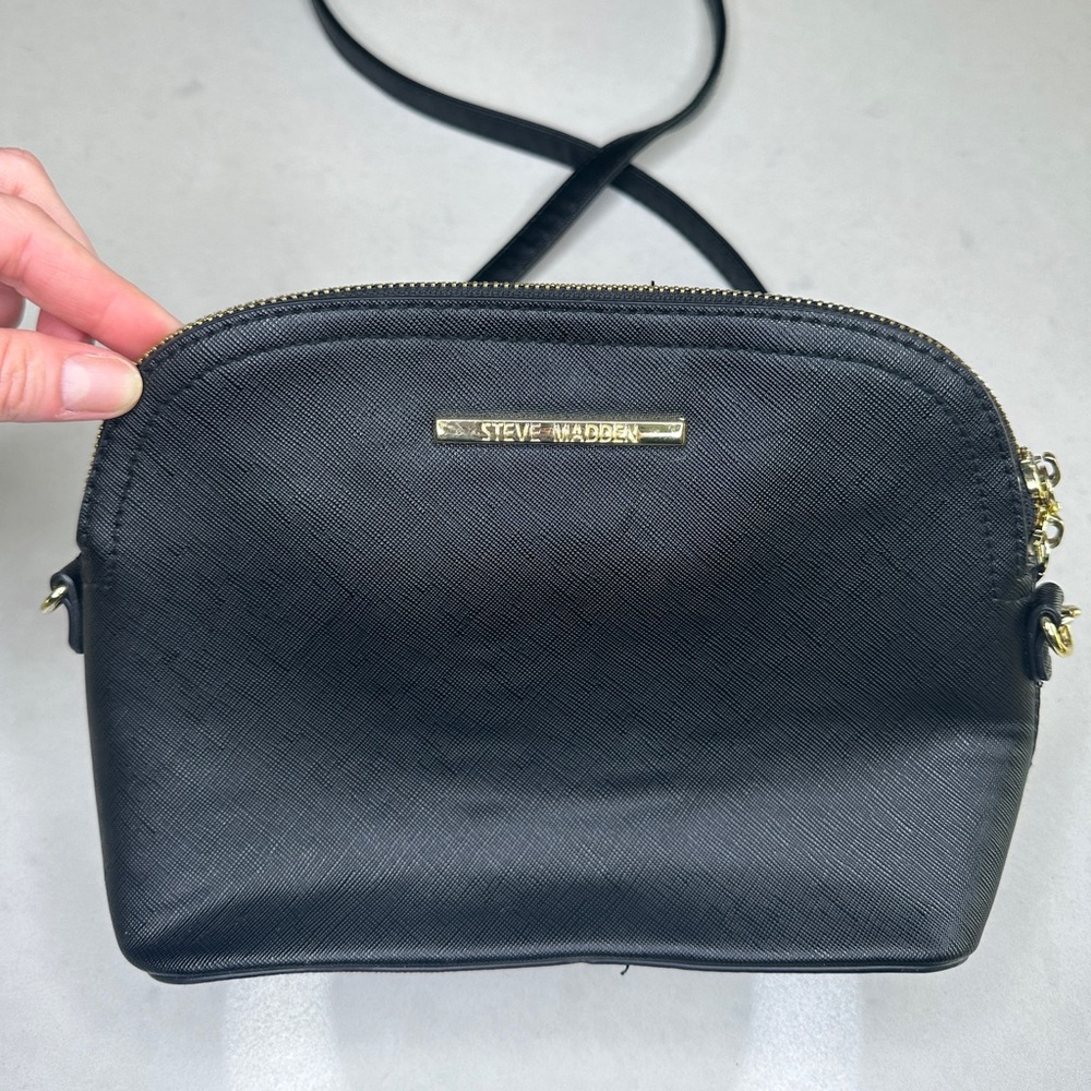 Steve Madden Black Crossbody Bag | Gold Chain Strap | Everyday Casual Purse - Picture 5 of 13
